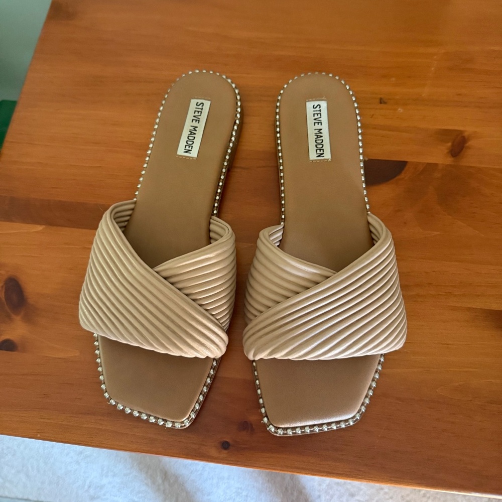 Steve Madden Tan Woven Slide Sandals | Size 9